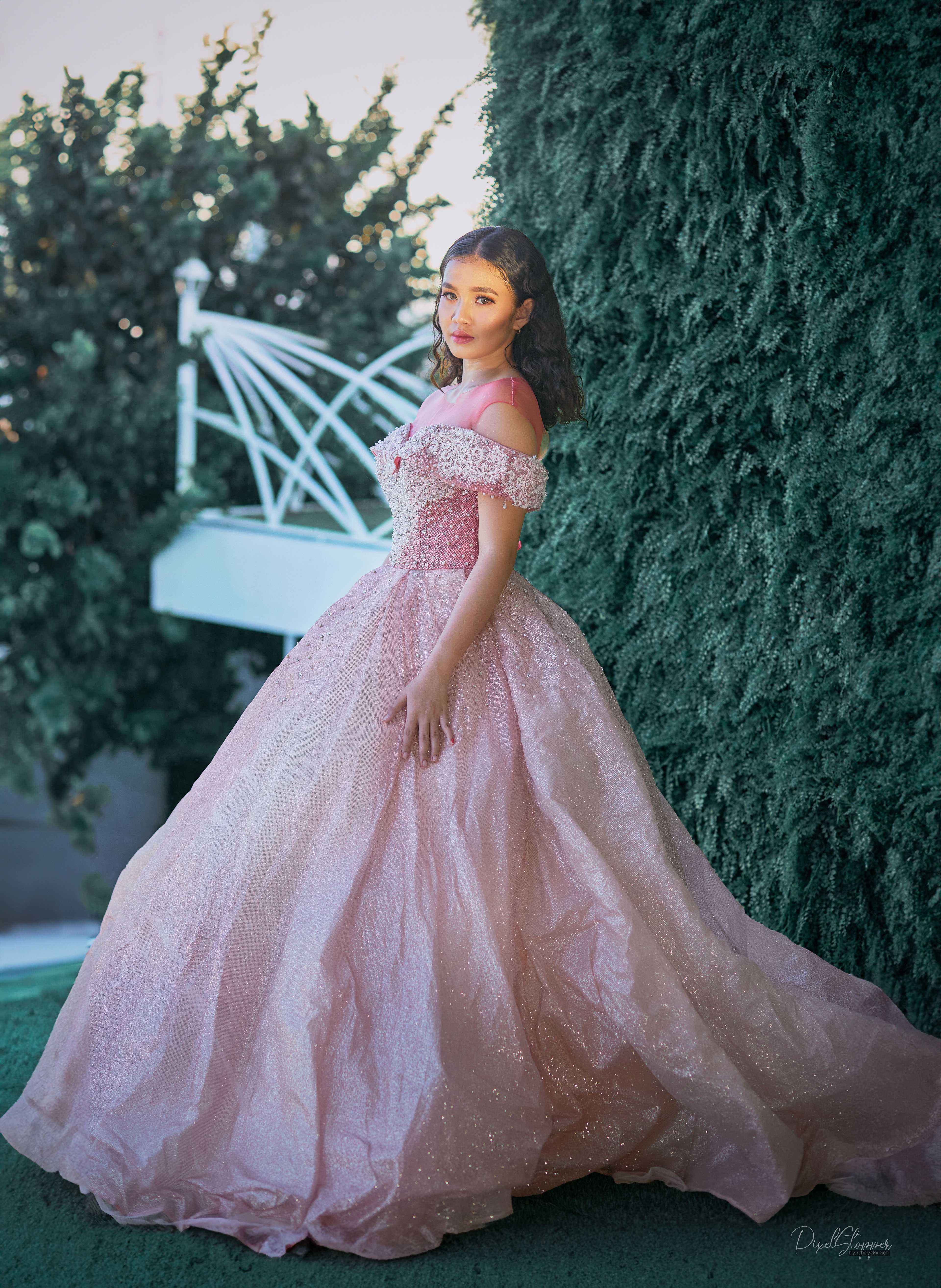 Mia Kirsten debut hero (mobile)