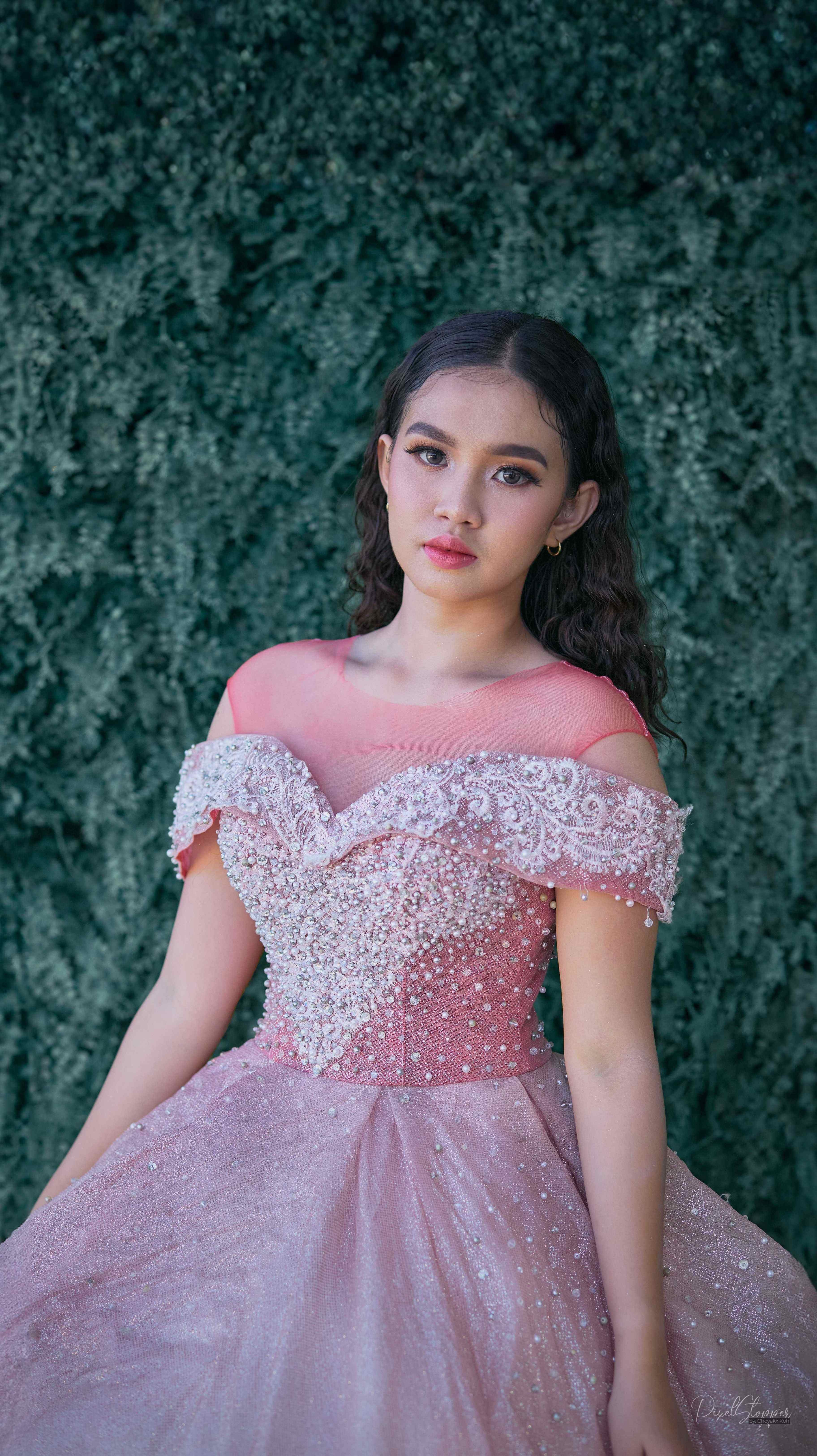 Mia Kirsten opening left